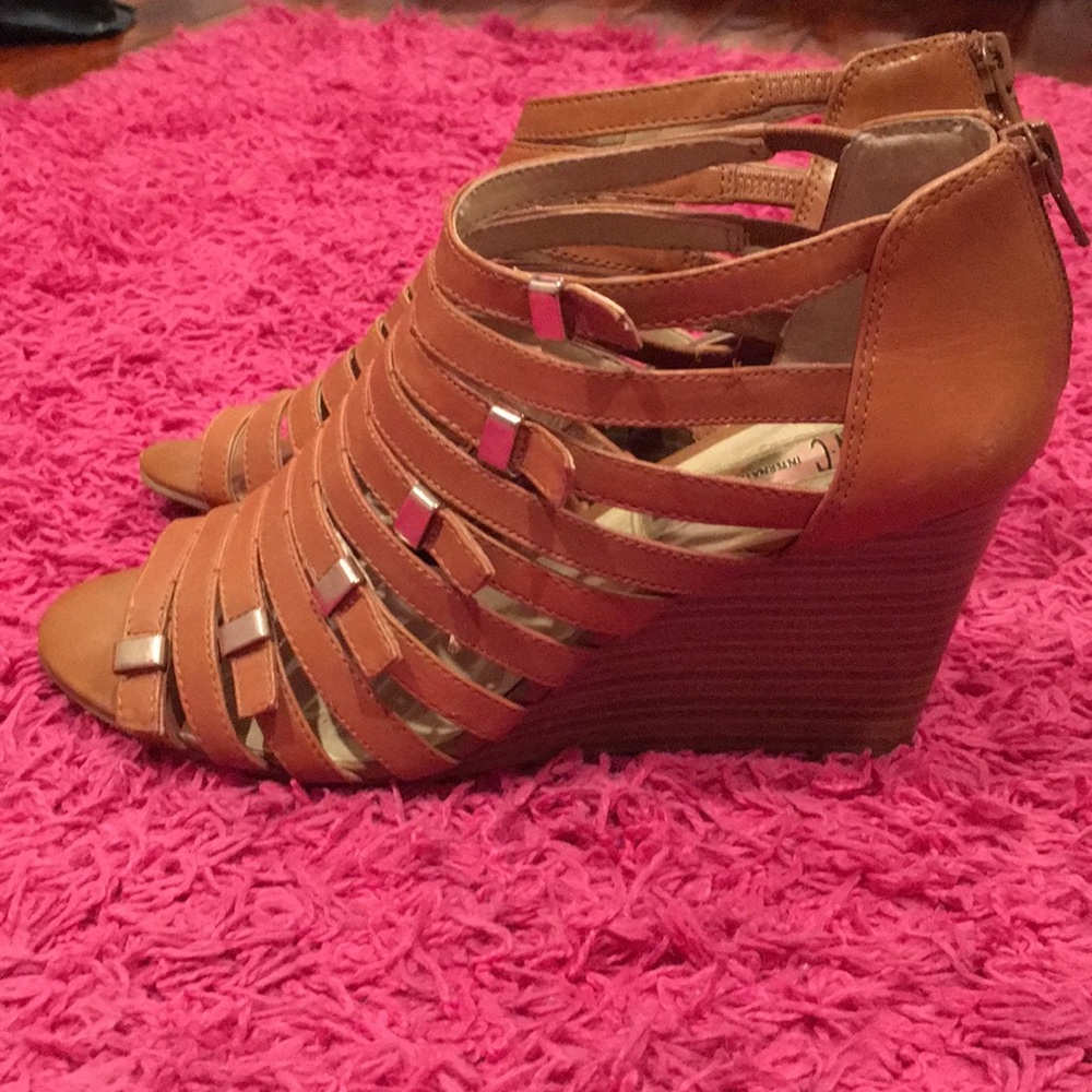 SALE * Wedge pleather shoes